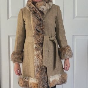 Elegant Tan Teddy Jacket with Faux Fur Trim